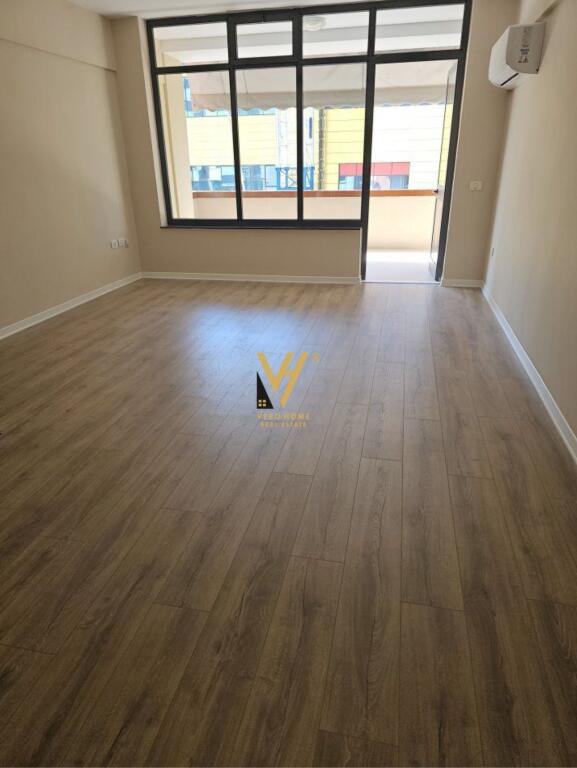 AFFITTASI APPARTAMENTO DUPLEX 2+1+2 BLK IN CENTRO 1.000 EURO