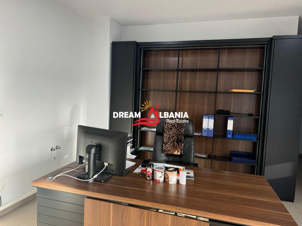 Ambient Biznesi/Zyre me Qera tek Zogu i Zi, prane Ring Center ne Tirane (ID 42611252)