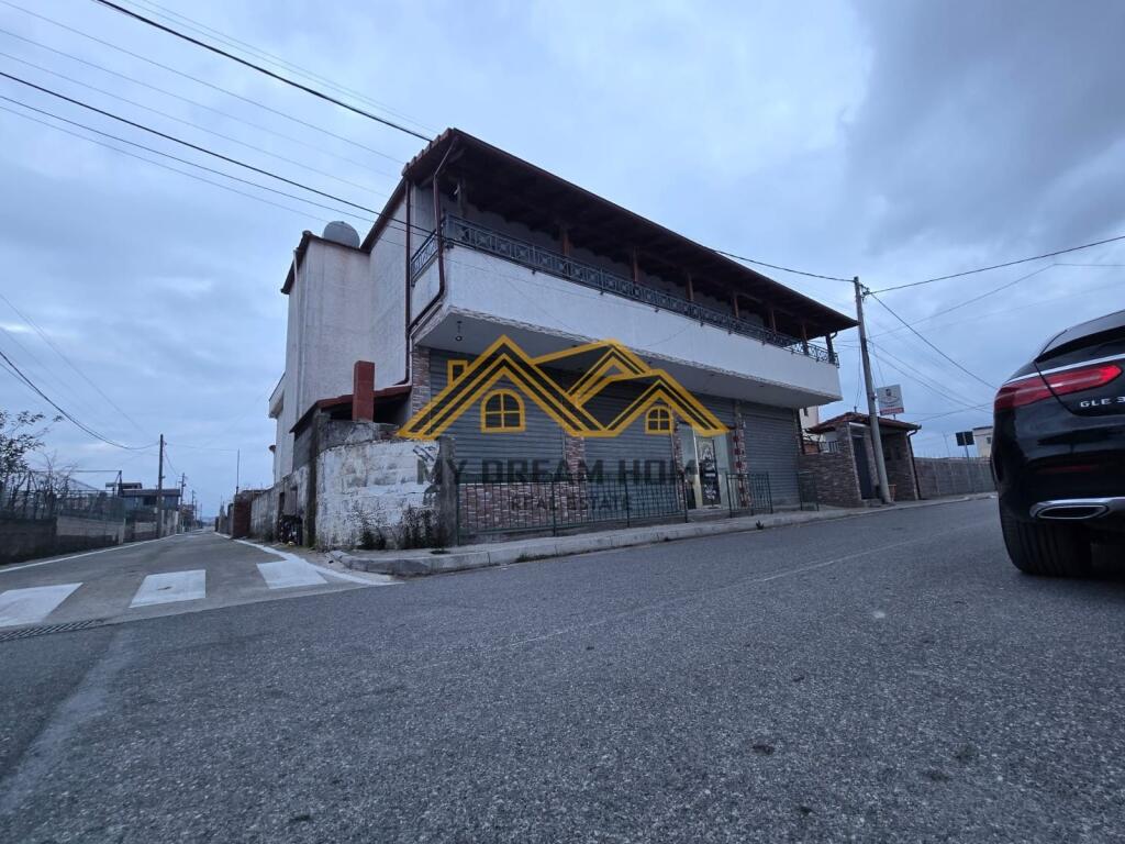 VENDESI CASA E UNITA' COMMERCIALE SU 2 PIANI, QUARTIERE 15, DURRES