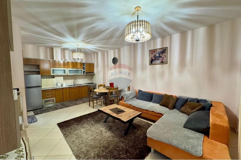 Apartament 2+1 Pazari i Ri