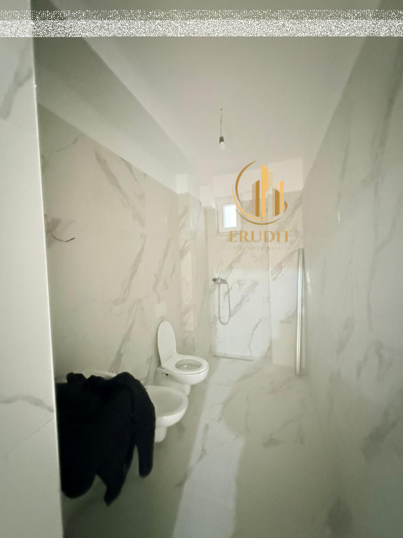 ✨ Shitet Apartament 1+1 në Lungomare, Vlorë ✨