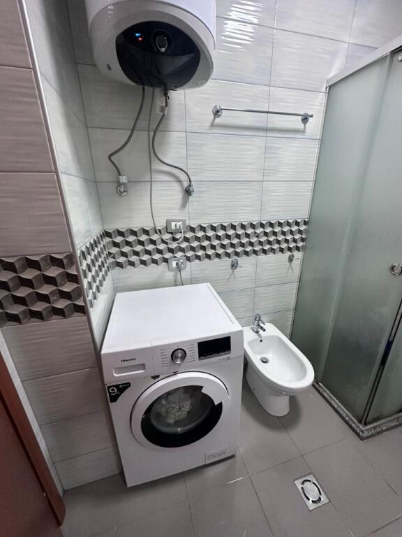 Apartament 1+1 + Parking në Yzberish!