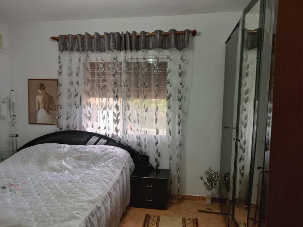 SHITET VILE 3 KATESHE NE BERAT 450.000 EURO