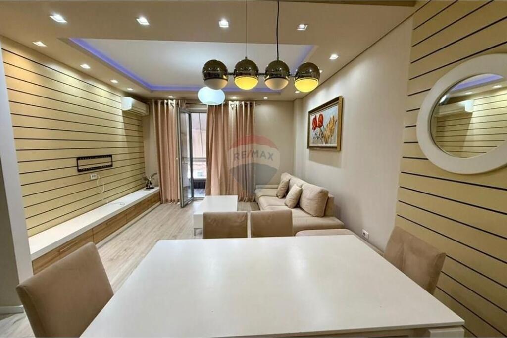 APARTAMENT 2+1+2 + PARKIM PËR QIRA