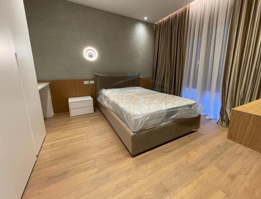 AFFITTASI VILLA SU 3 PIANI, COMPLESSO COLOMBO, TEG