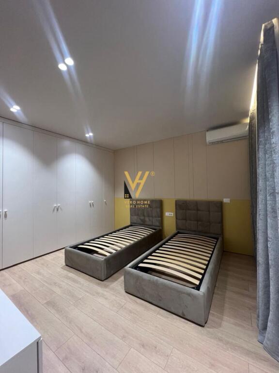 JEPET APARTAMENT 3+1+2+3BLK ME QIRA TE RRUGA E KOSOVAREVE 2.500 EURO