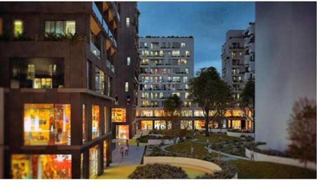 Commercial unit for sale - Square 21