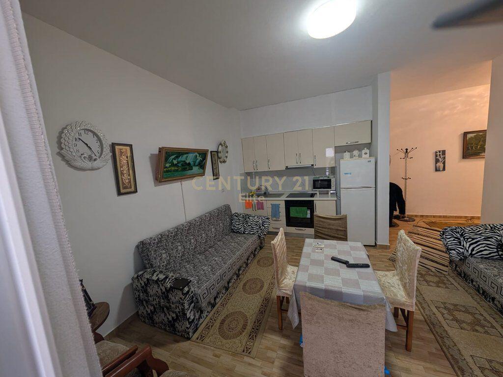 In vendita sulla spiaggia di Qerreti appartamento 1+1.