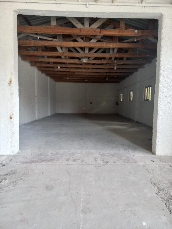WAREHOUSE 284 M2 FOR SALE IN VAQARR