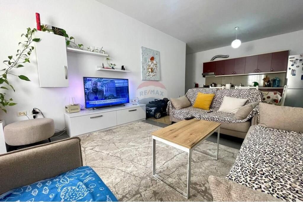 Apartament 2+1 i mobiluar tek KMY, Yzberisht!