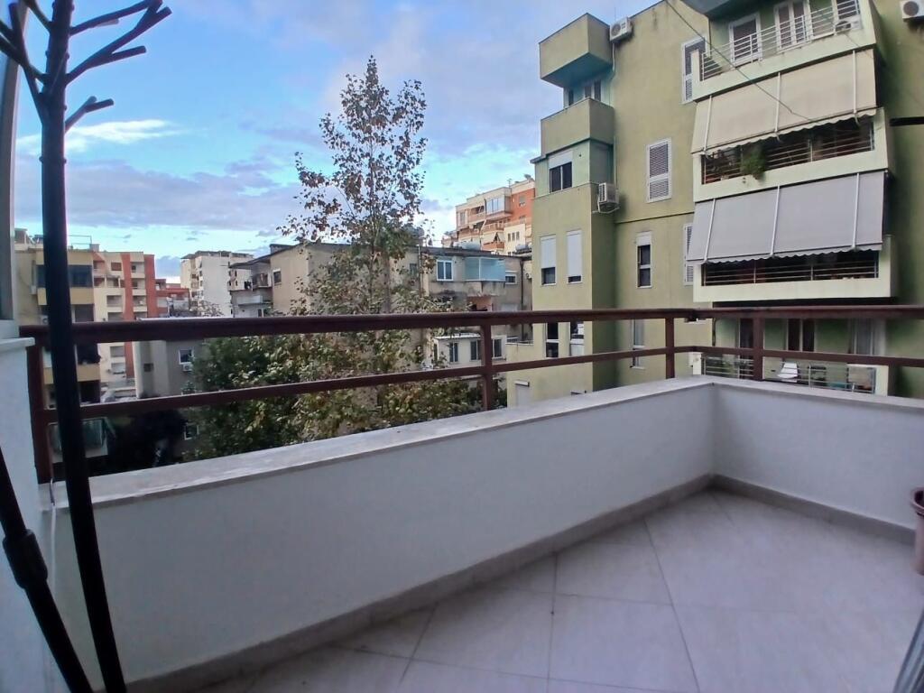 2+1,arredato via him kolli myslym shyri,prezzo 750 euro