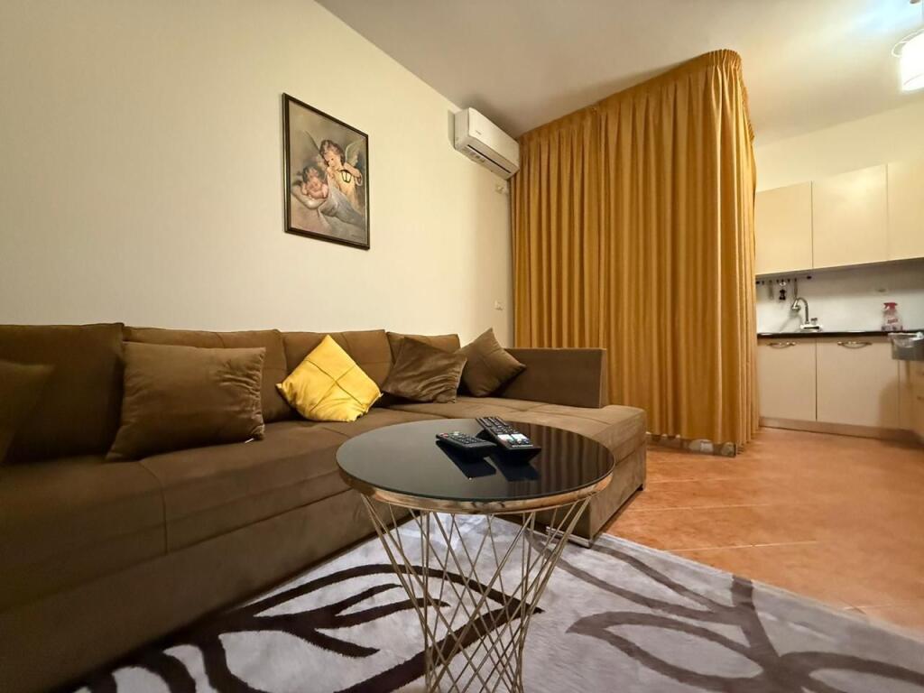 Apartment 1+1 for rent at Polyclinic, Durrës – 450€