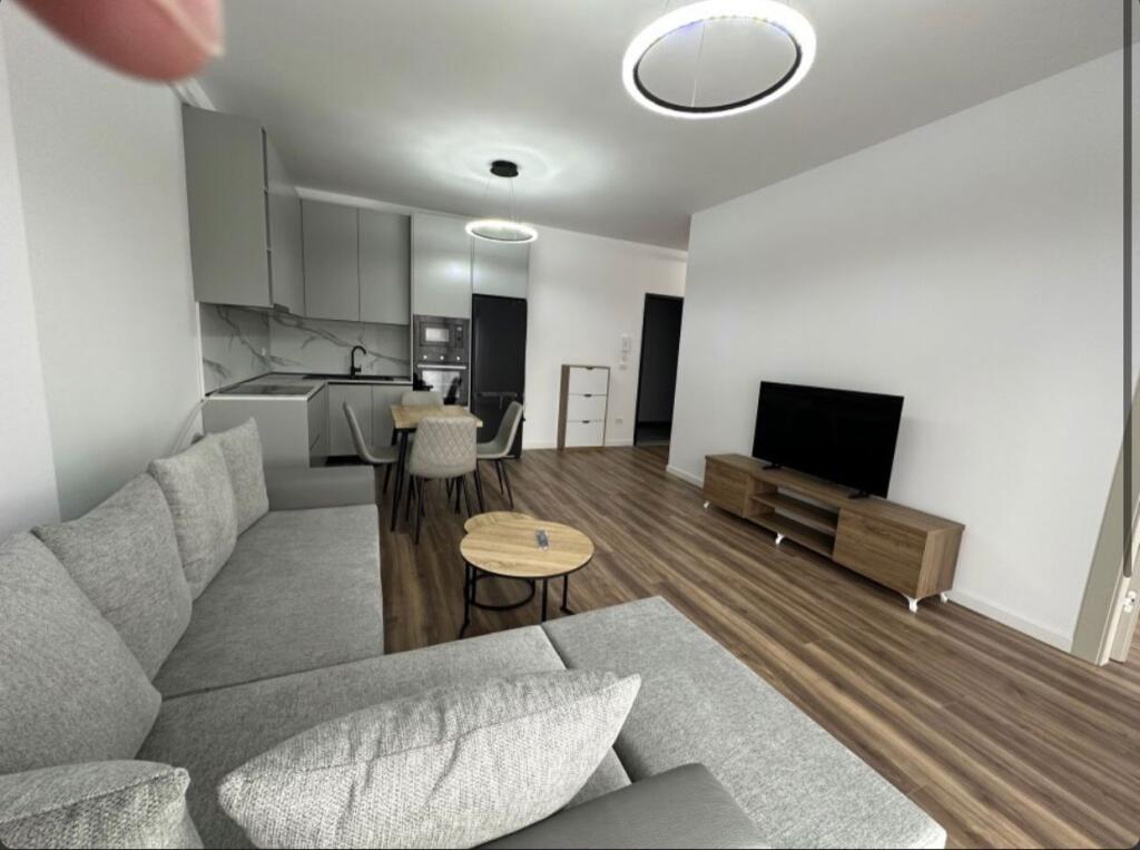 Tirane, affittasi appartamento 2+1+Balcone Piano 3, 95 m² 1.000 € (Via Qemal Stafa)
