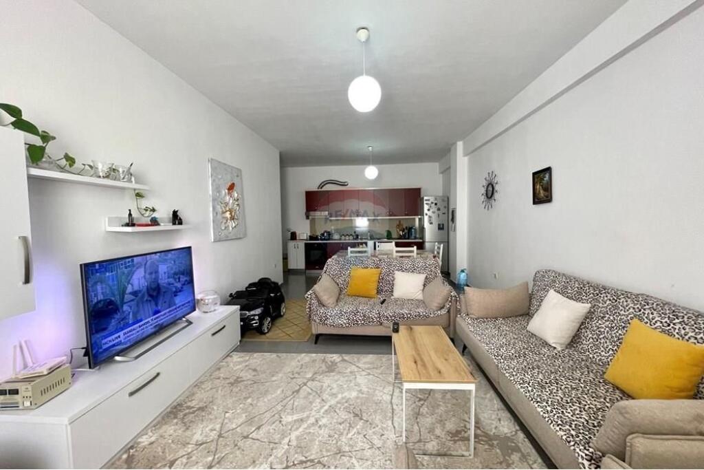 Apartament 2+1 i mobiluar tek KMY, Yzberisht!