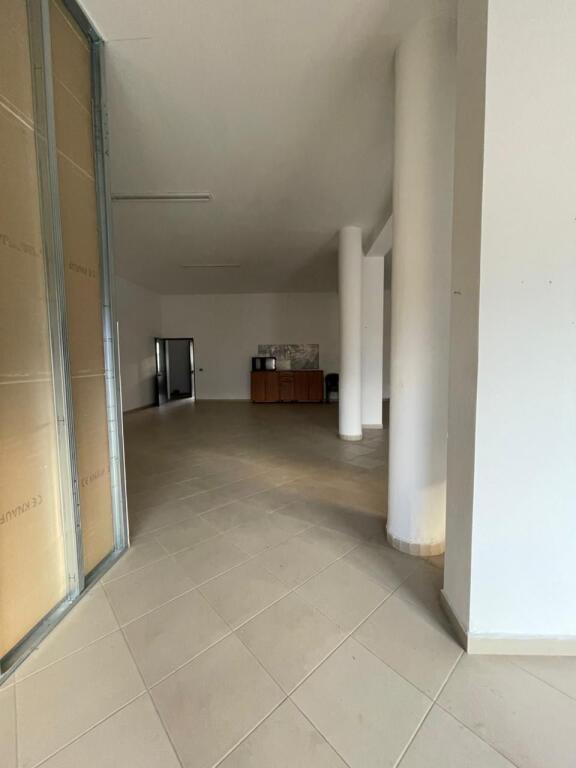 🏡 CASA PRIVATA CON 2 NEGOZI E 2 AMBIENTI IN VENDITA O IN AFFITTO