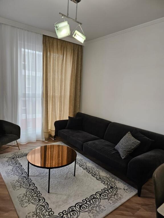 Jepet me qera apartamenti 1+1 tek Univers City