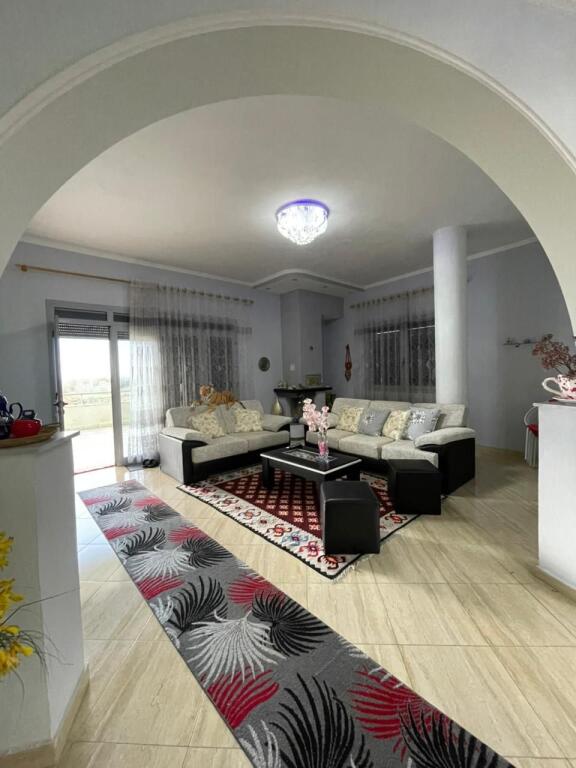 🏡 CASA PRIVATA CON 2 NEGOZI E 2 AMBIENTI IN VENDITA O IN AFFITTO