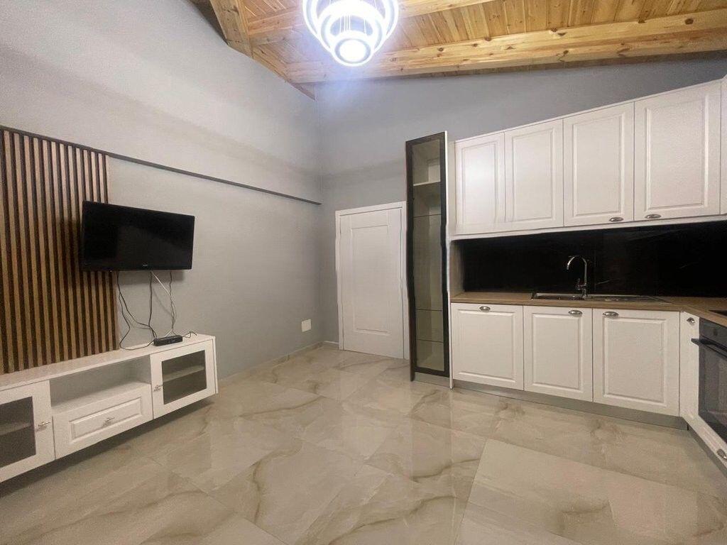 Villa floor for rent in Farkë 800 € /Month