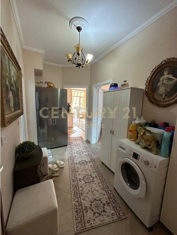APPARTAMENTO 2+1 IN VENDITA, MERCATO ELETTRICO, TIRANA! 250.000 € Superficie Totale 130m2