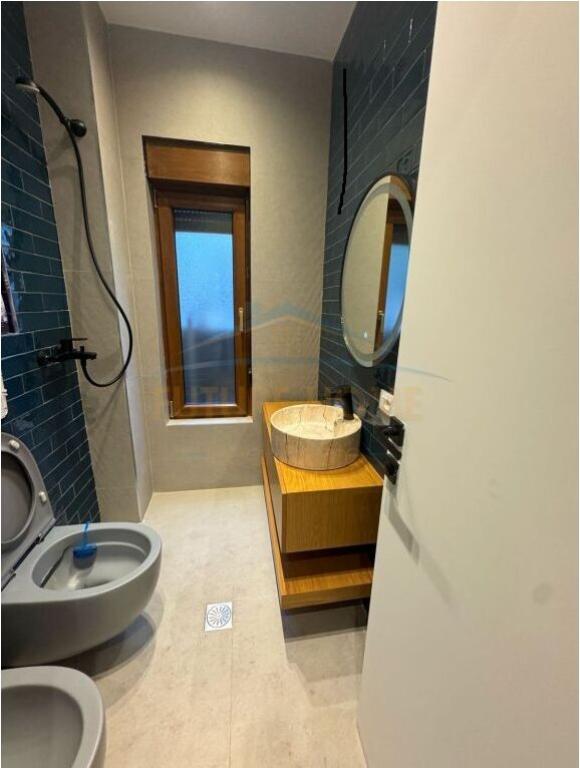 AFFITTASI VILLA SU 3 PIANI, COMPLESSO COLOMBO, TEG