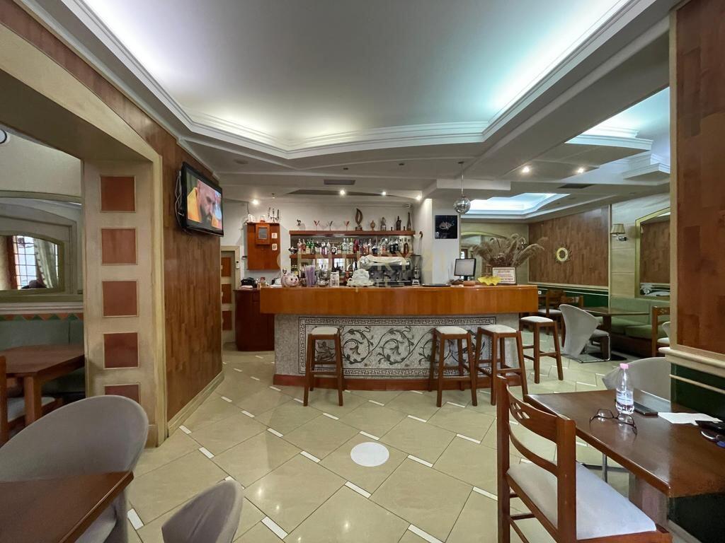 AMBIENTE COMMERCIALE IN AFFITTO IN VIA KAVAJA! 2.500 € /Mese Sup. Totale 108m2