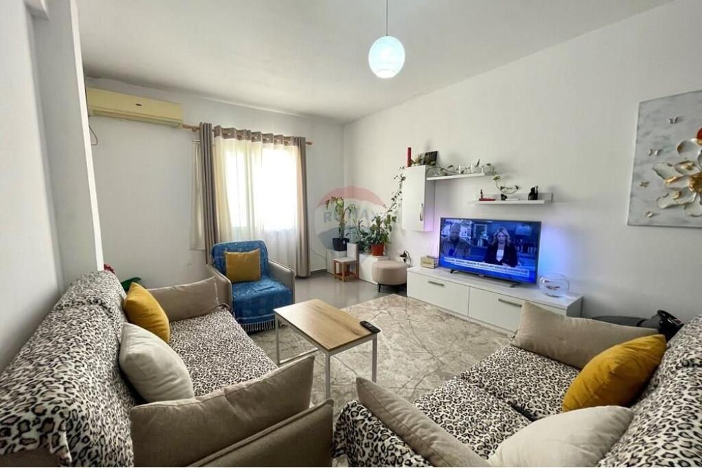Apartament 2+1 i mobiluar tek KMY, Yzberisht!
