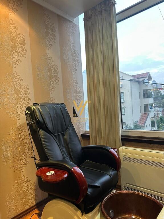 PEDICURE ROOM 15 M2 FOR RENT ON ELBASANI STREET 200 EURO