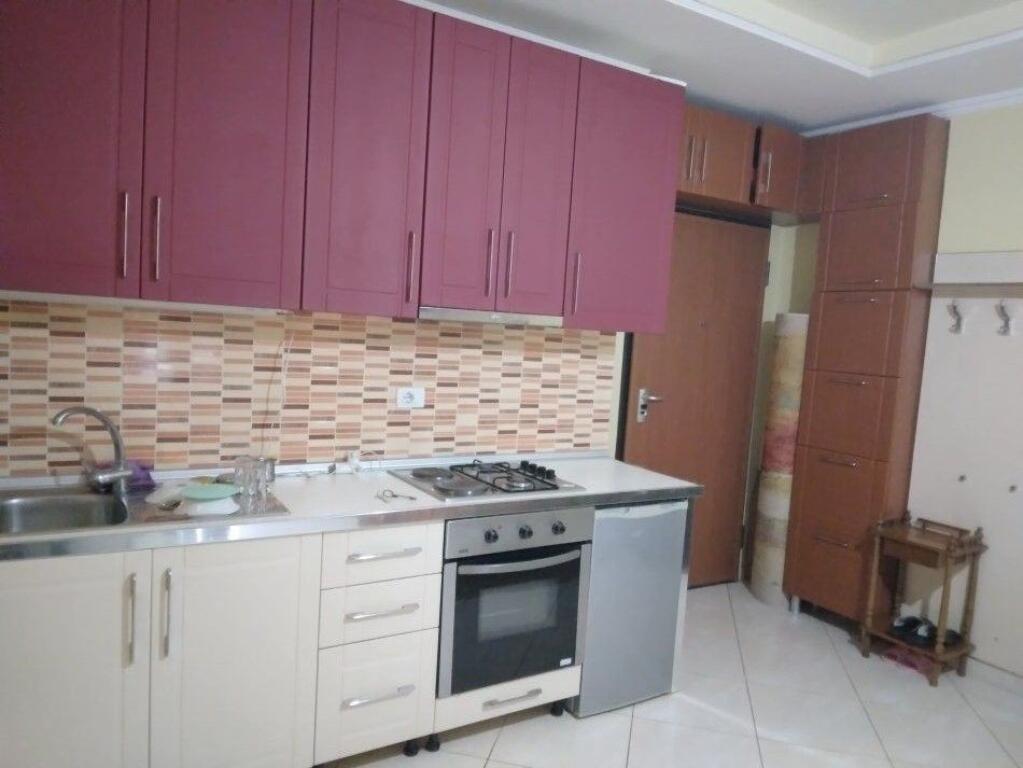 📌Jepet me qira apartament 1+1+ballkon 📍 tek Rr. Petro Nini Luarasi!