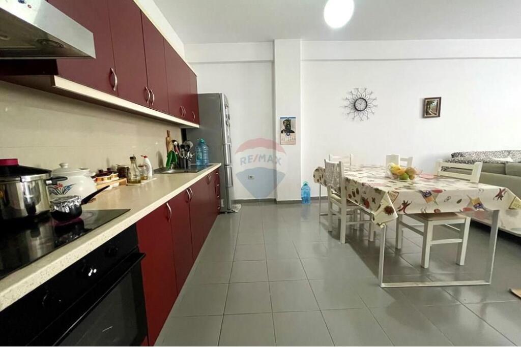 Apartament 2+1 i mobiluar tek KMY, Yzberisht!