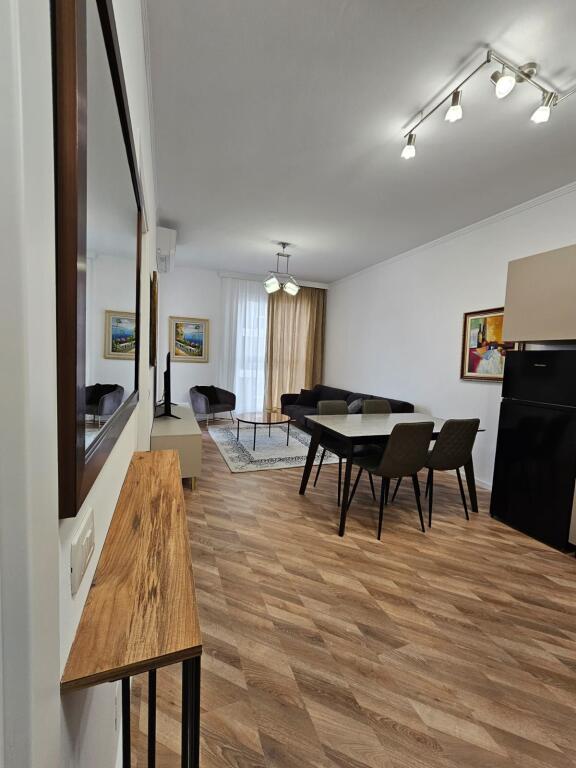 Jepet me qera apartamenti 1+1 tek Univers City
