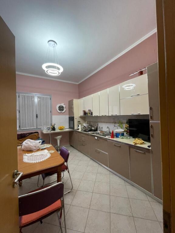 🏡 CASA PRIVATA CON 2 NEGOZI E 2 AMBIENTI IN VENDITA O IN AFFITTO