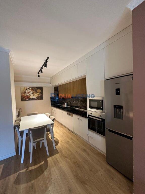 Jepet me Qira Apartament 2+1 ne Shkoze, Kompleksi Tom Doshi!