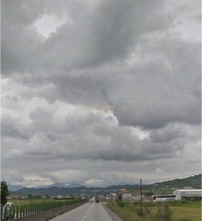 Terreno in Vendita sull'Autostrada Durazzo-Tirana, 30.530 m², Prima Linea !