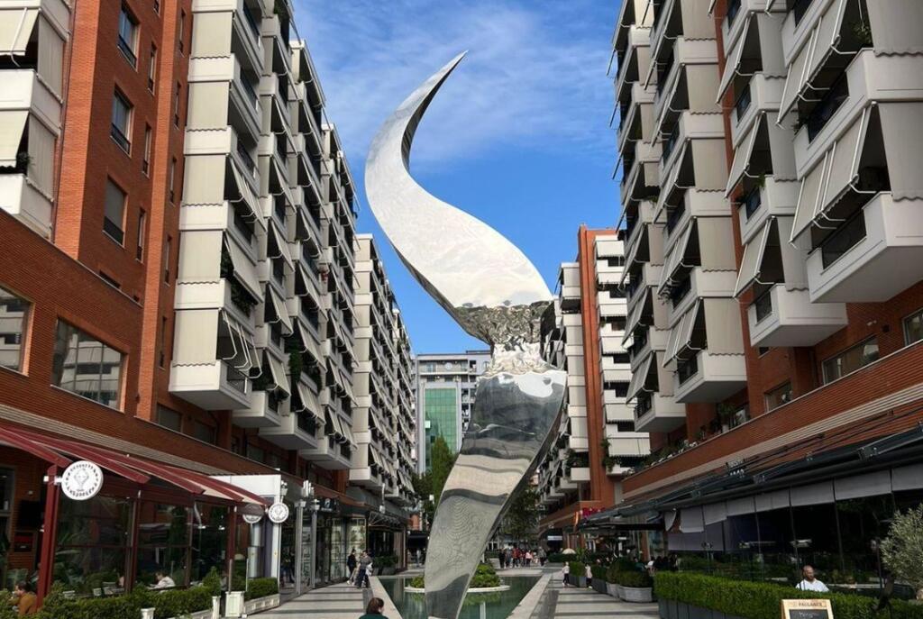 🏡 Jepet apartament 3+1+3 Poste Parkimi me qira te Kompleksi Delijorgji