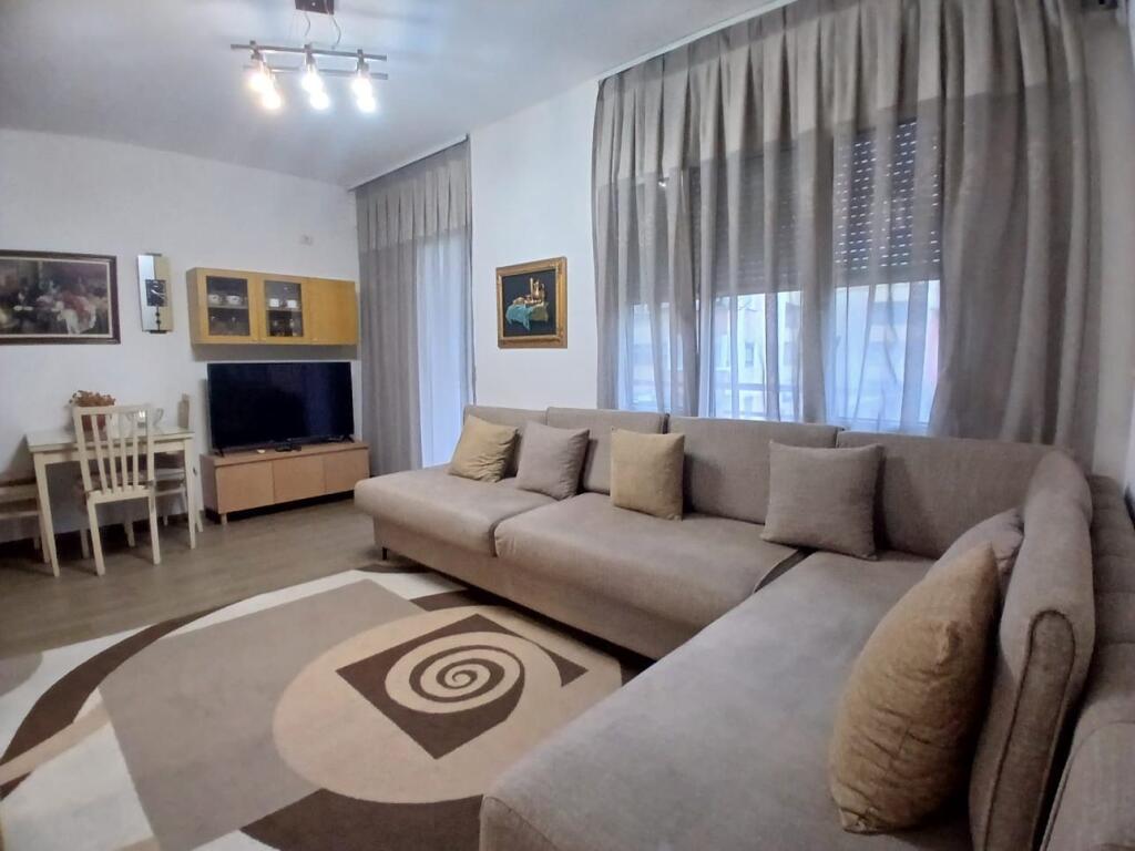 2+1,arredato via him kolli myslym shyri,prezzo 750 euro