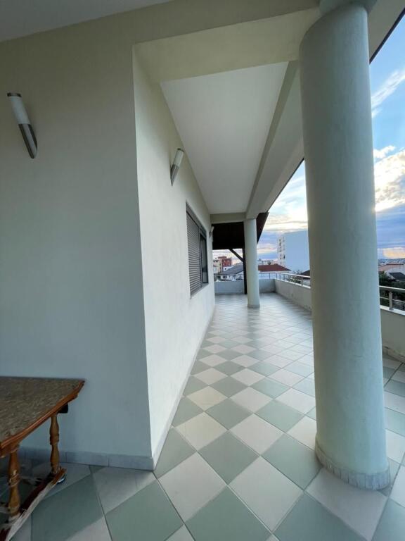 🏡 CASA PRIVATA CON 2 NEGOZI E 2 AMBIENTI IN VENDITA O IN AFFITTO