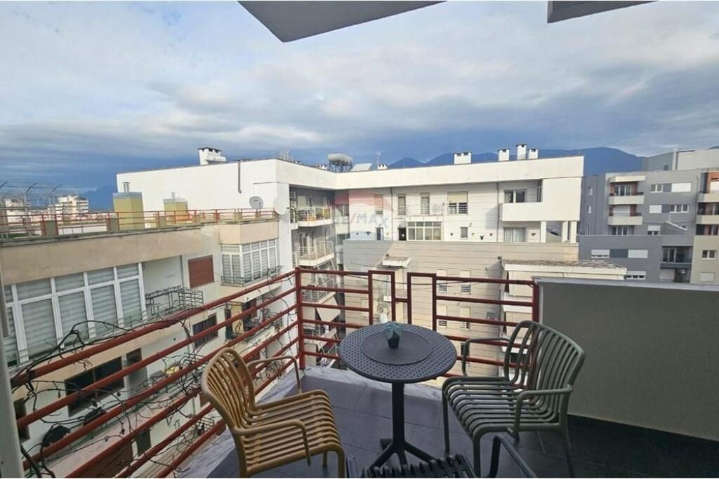 Apartament per qira 1+1 tek Pazari i Ri