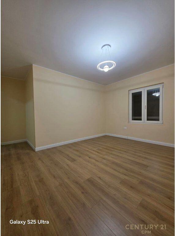 Appartamento 2+1 in vendita presso i palazzi Karavan, Laprakë, Tirana - 140.000€ | 82 m² 140.000 € Superficie totale  82m2