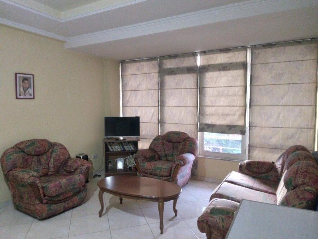 📌Jepet me qira apartament 1+1+ballkon 📍 tek Rr. Petro Nini Luarasi!
