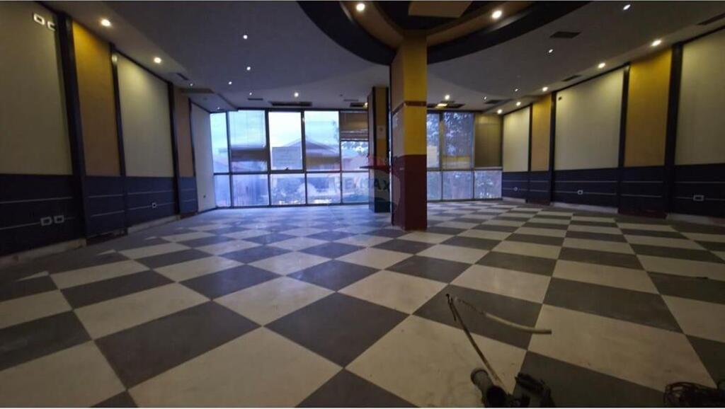 Dyqan - Për Shitje - Bulevardi Blu, Kamëz(ID: 530221066-255)