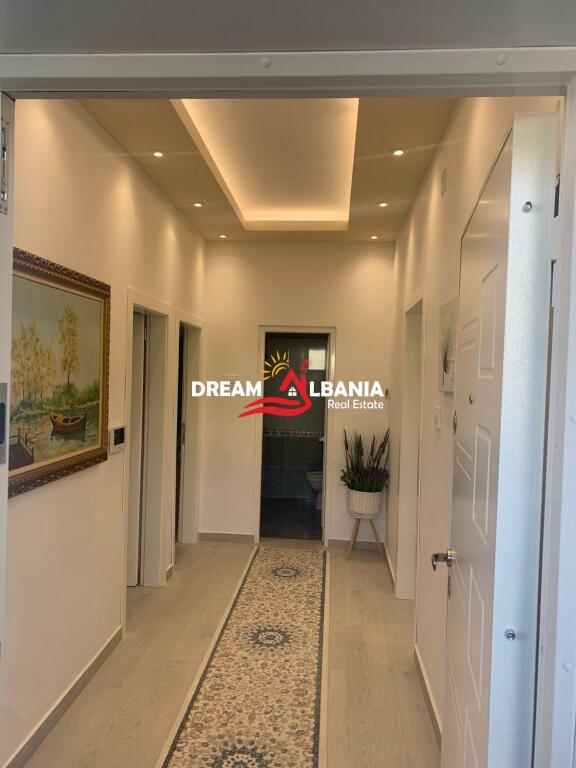 Villa in vendita nella zona di Yrsheku a Tirana (ID 4151117)