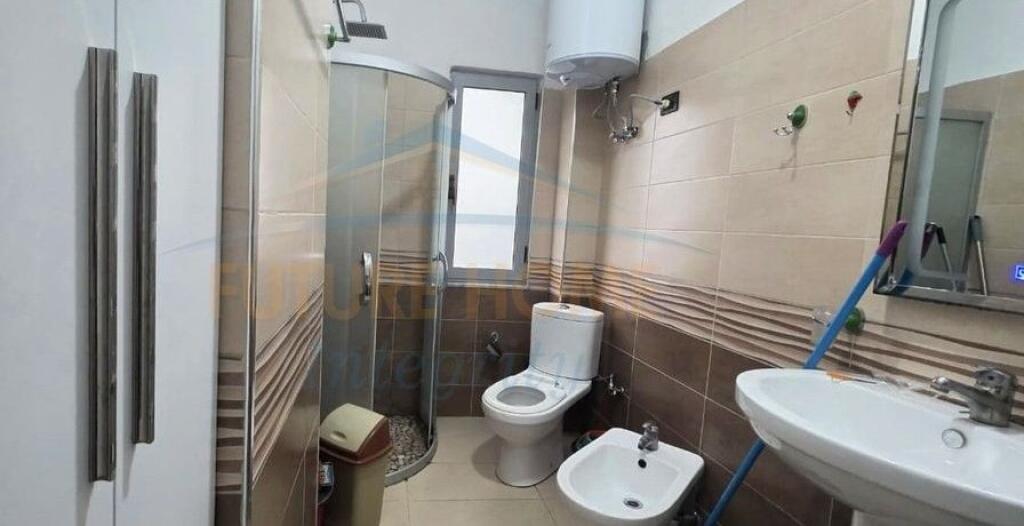 Qera, Apartament 2+1+2+Post Parkimi, Fresku, Tirana.