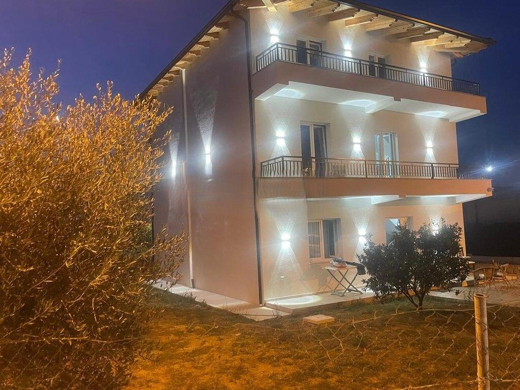 Villa floor for rent in Farkë 800 € /Month