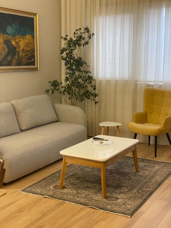 Appartamento in affitto 2+1 📍Palazzo con Freccia