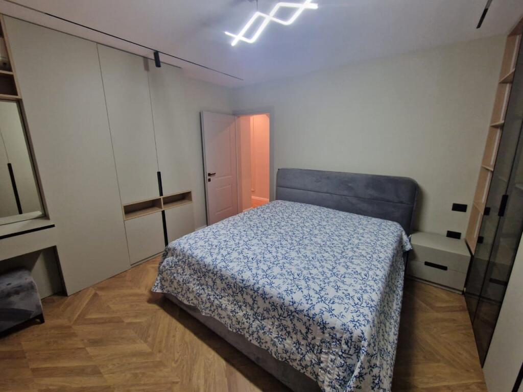 Shitet apartament lluksoz brenda rezidences "Kodra e Diellit"
