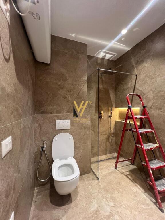 JEPET APARTAMENT 3+1+2+3BLK ME QIRA TE RRUGA E KOSOVAREVE 2.500 EURO