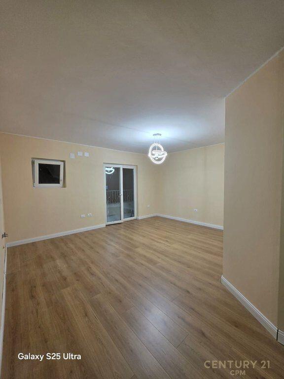 Appartamento 2+1 in vendita a Lapraka, Palazzi Karavan