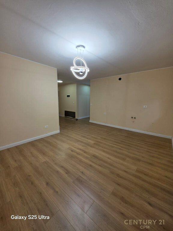 Appartamento 2+1 in vendita a Lapraka, Palazzi Karavan