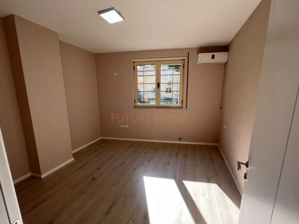 Ambient Zyrash 3+1 Me Qira në Komunën e Parisit, Tiranë