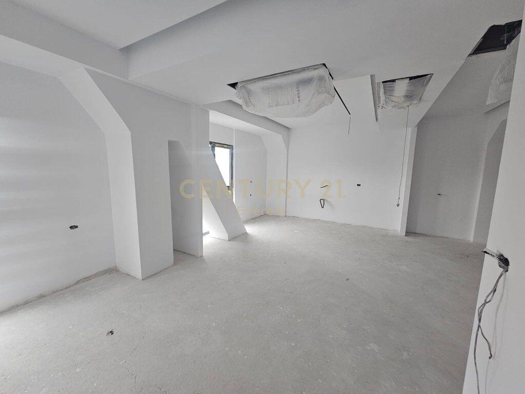 Apartment 1+1 for sale adapted for office – Square 21 Complex